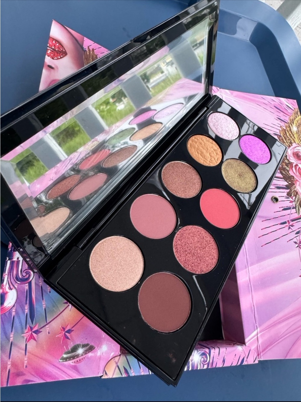 Pat McGrath Labs • Mothership Huetopian IX Eyeshadow Palette - Picture 9 of 9